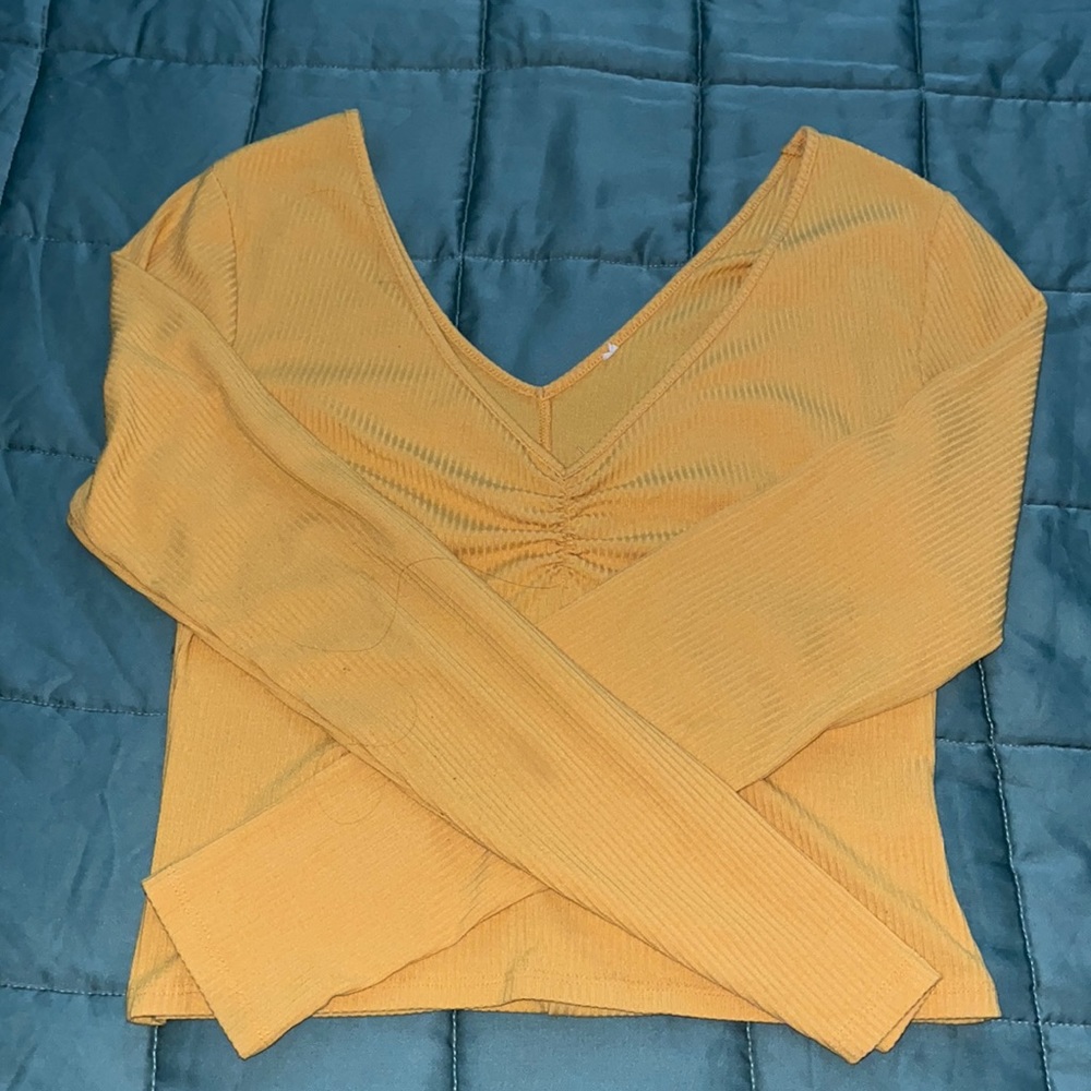 PacSun basic tee- yellow